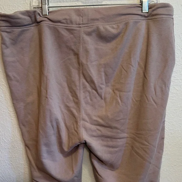 🏃‍♀️🏃‍♀️🏃‍♀️3 for 12$🏃‍♀️🏃‍♀️🏃‍♀️Old Navy Tan Joggers-XL - Picture 8 of 9